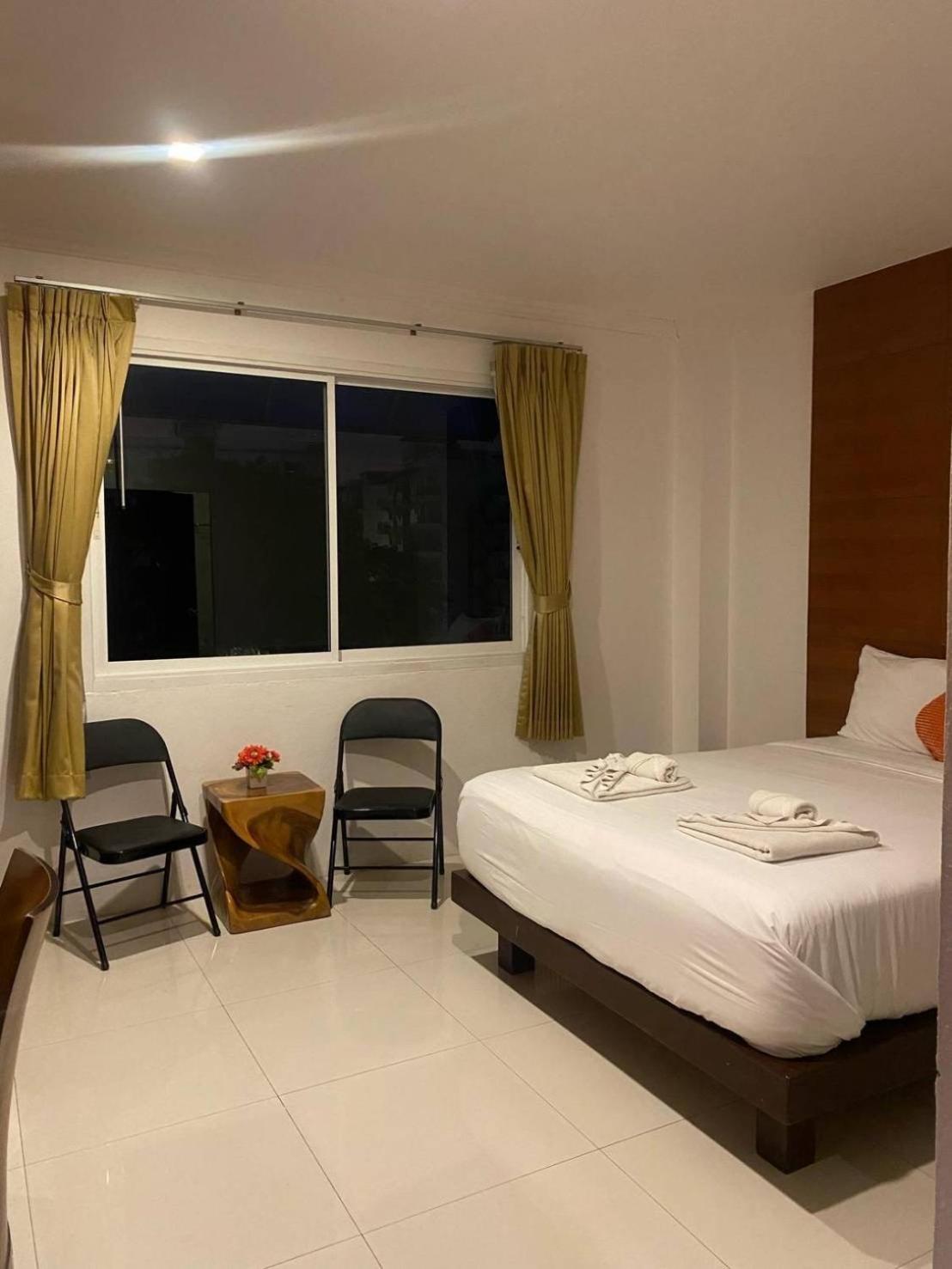 Sukcheewa Residence Phuket Patong Kamer foto