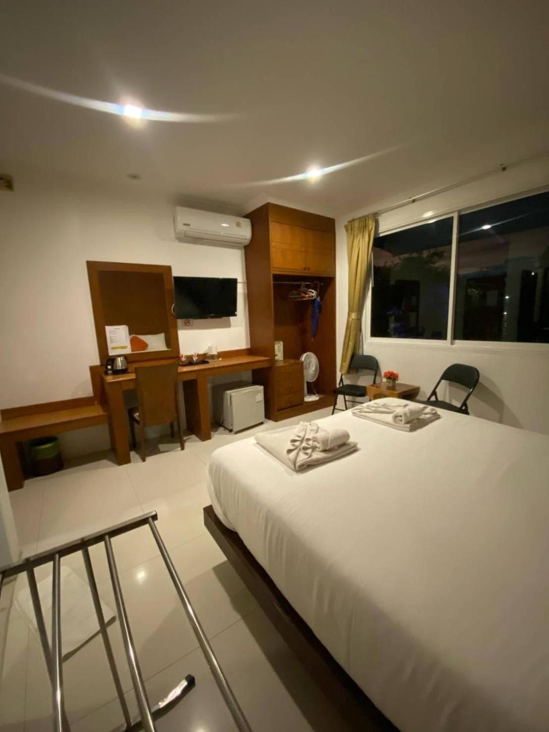 Sukcheewa Residence Phuket Patong Kamer foto